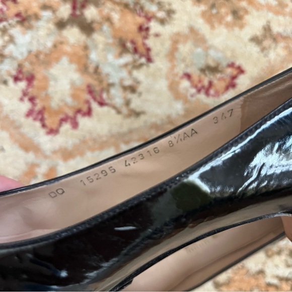 Vintage 80s Salvatore Ferragamo Black Patent Leather Kitten Block Heels 8.5 AA - Picture 3 of 5